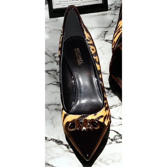 NWT - Michael Kors Parker Tiger Print Calf Hair and Leather Pump Size: 7 - Picture 3 of 5